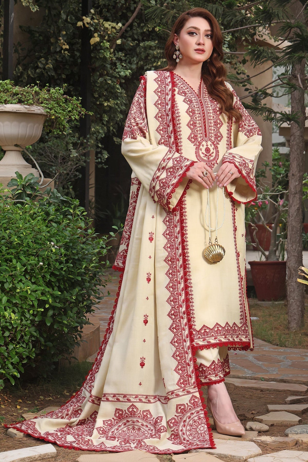 Aneela's 301 – Luxurious Dhanak Embroidered Suit with Ready-to-Wear Dupatta