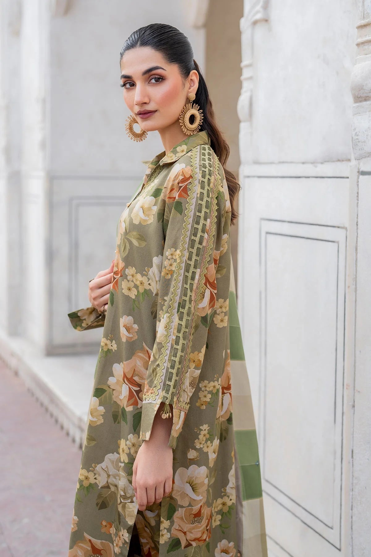 BAROQUE-Viscous With Bamber Duppata