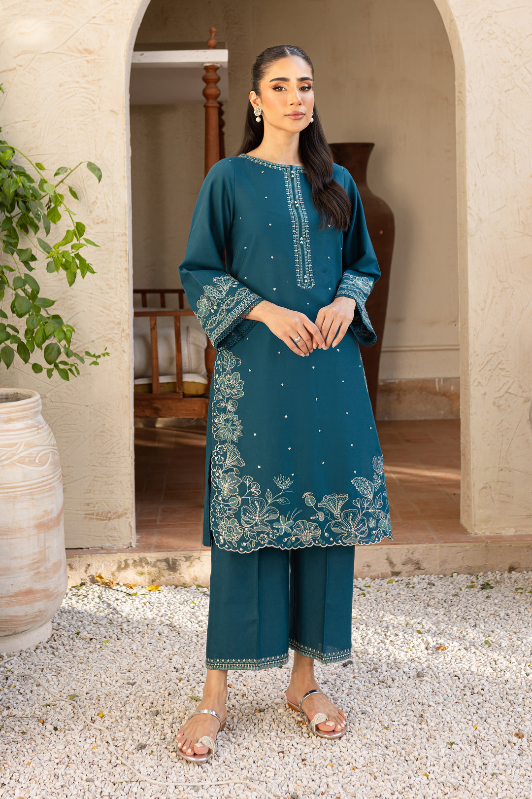 Batik 304 – 2-Piece Premium Dhanak Suit with Heavy Embroidery